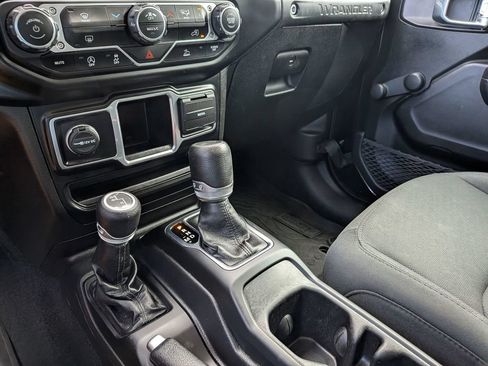 Used 2022 Jeep Wrangler Unlimited Sport AWD/4WD image 23