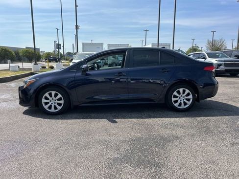 Used 2025 Toyota Corolla LE FWD image 6