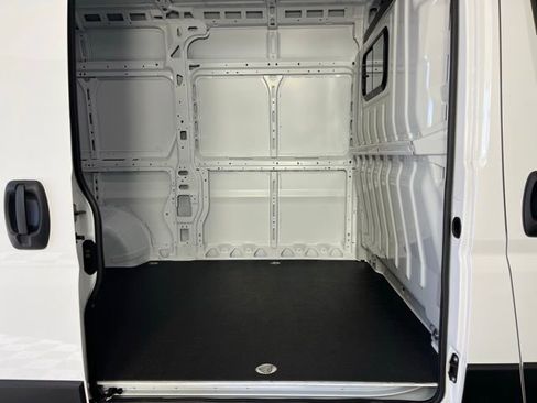 New 2026 RAM ProMaster 2500 w/ Convenience Group image 4