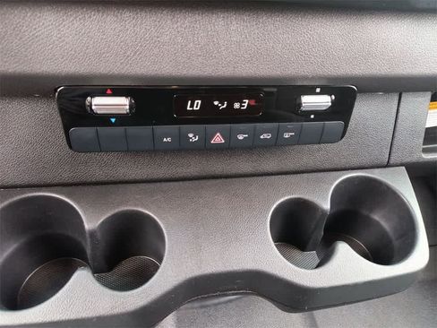 Used 2023 Mercedes-Benz Sprinter 2500 image 18