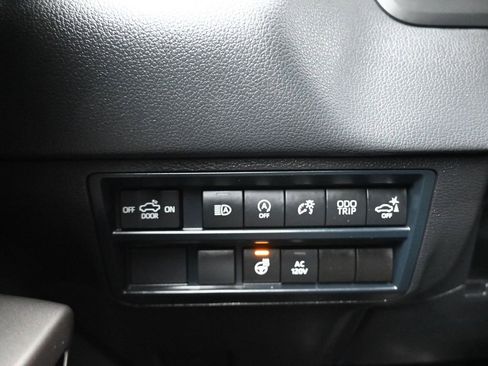 Used 2024 Toyota Tundra Limited image 32