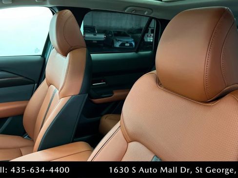 Used 2025 MAZDA CX-50 AWD 2.5 Turbo w/ Premium Pkg image 16