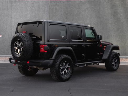 Used 2018 Jeep Wrangler Unlimited Rubicon AWD/4WD image 15