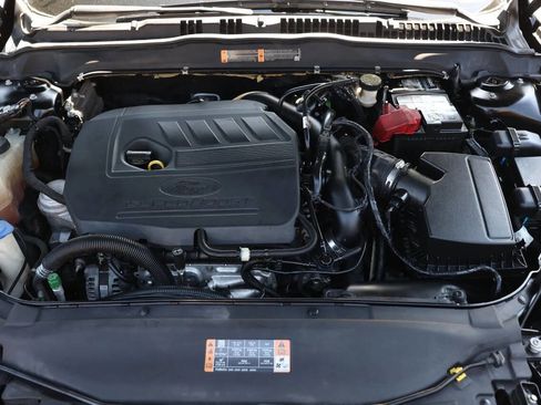 Used 2018 Ford Fusion SE w/ Fusion SE Technology Package image 49