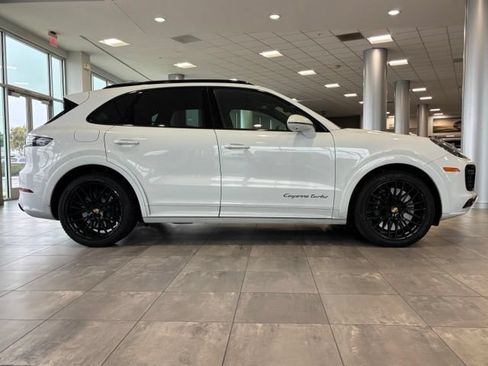Used 2023 Porsche Cayenne Turbo AWD/4WD image 6