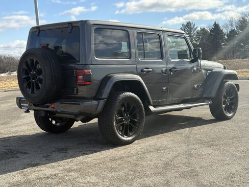 Used 2021 Jeep Wrangler Unlimited Sahara image 29