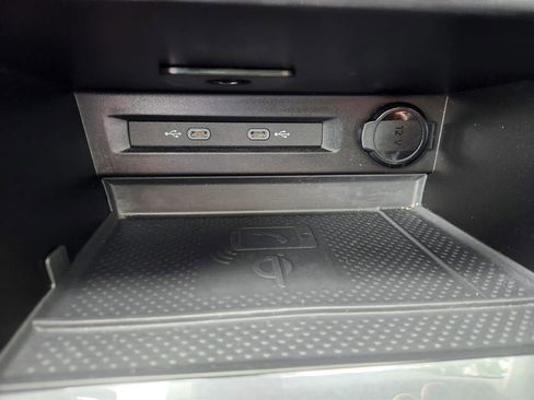 Certified 2024 Volkswagen Tiguan SE image 38