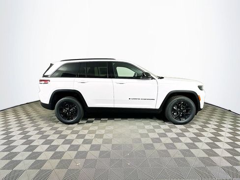 New 2026 Jeep Grand Cherokee Altitude AWD/4WD image 10