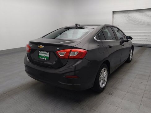 Used 2017 Chevrolet Cruze LT w/ Convenience Package FWD image 9