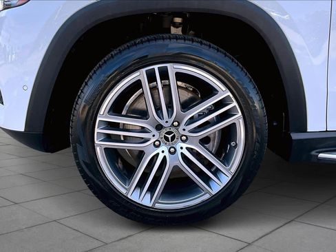 Used 2021 Mercedes-Benz GLS 450 4MATIC image 10