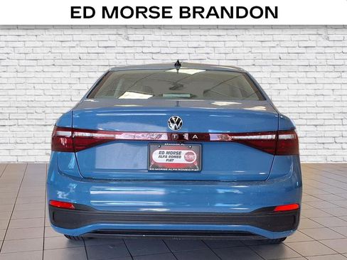 Used 2025 Volkswagen Jetta SE image 4