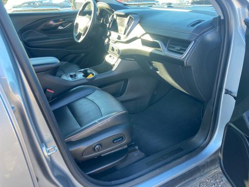 Used 2023 GMC Terrain AT4 image 12