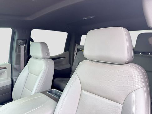 Used 2025 GMC Sierra 1500 SLT image 11
