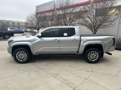 New 2026 Toyota Tacoma Limited AWD/4WD image 9
