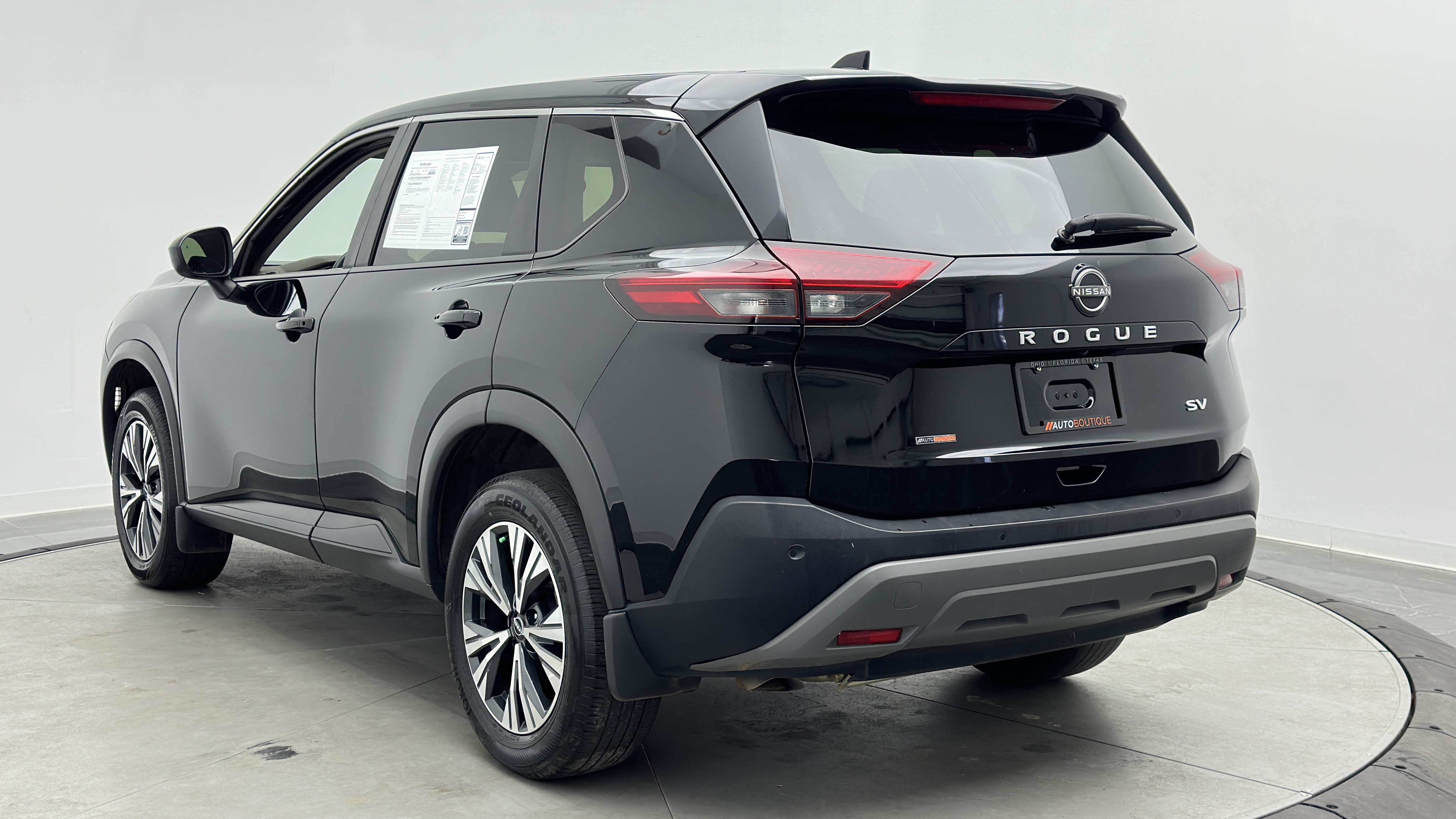 Used 2023 Nissan Rogue SV FWD image 4