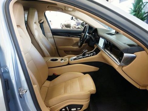 Used 2019 Porsche Panamera 4 image 49