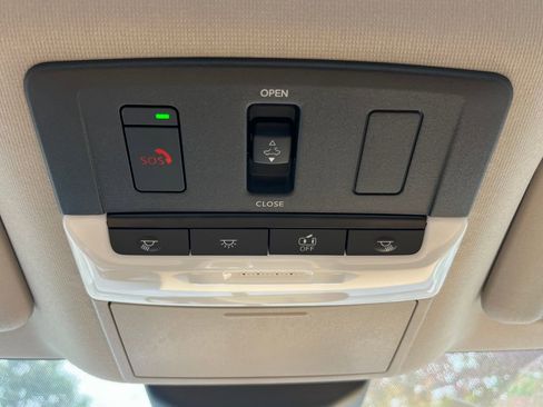 New 2025 Nissan Sentra SV w/ SV Premium Package image 32