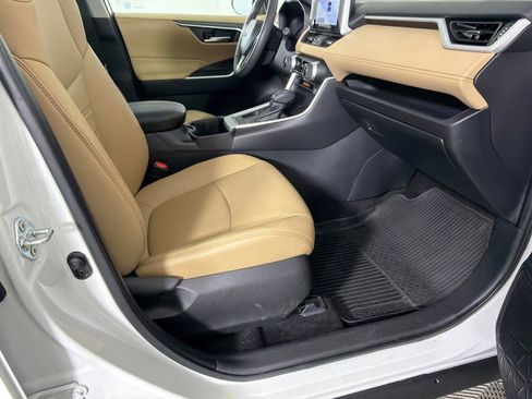 Used 2024 Toyota RAV4 XLE Premium image 14