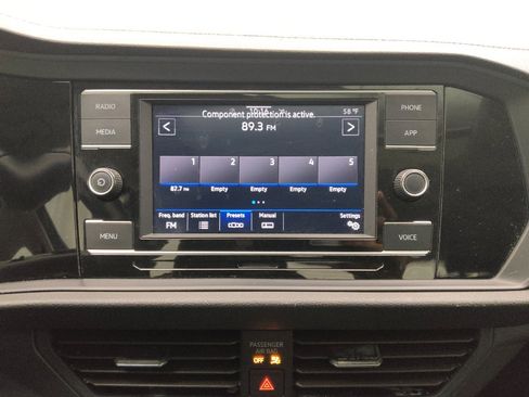 Used 2024 Volkswagen Jetta SE FWD image 25