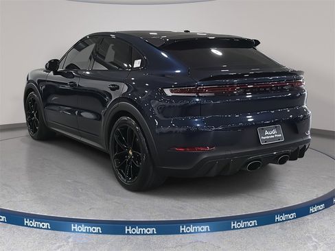 Used 2024 Porsche Cayenne Turbo GT image 8