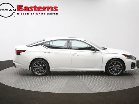 Used 2024 Nissan Altima 2.0 SR FWD image 43