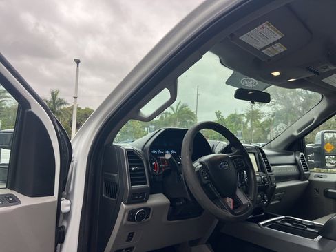 Used 2019 Ford F250 XLT w/ XLT Premium Package image 25