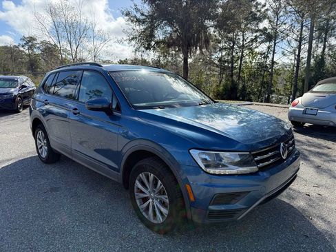 Used 2020 Volkswagen Tiguan S image 3