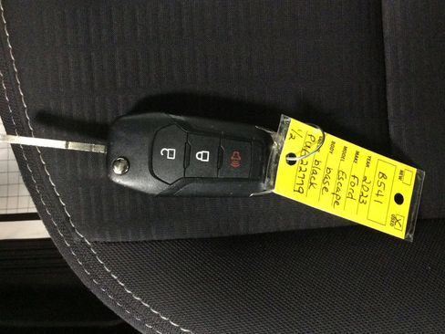 Used 2023 Ford Escape AWD image 31