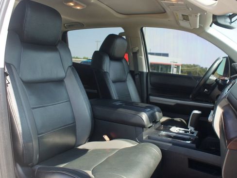 Used 2019 Toyota Tundra Limited w/ Limited Premium Package AWD/4WD image 24