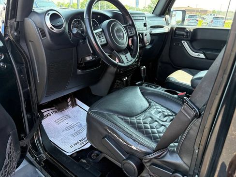 Used 2016 Jeep Wrangler Unlimited Sahara w/ Connectivity Group AWD/4WD image 14
