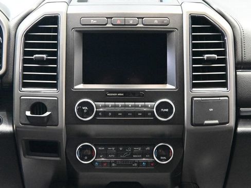 Used 2021 Ford Expedition XLT RWD image 9