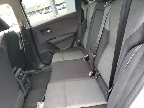 Used 2023 Nissan Rogue SV image 28