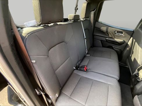 Used 2024 Chevrolet Colorado LT w/ LT Convenience Package II RWD image 19