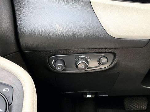 Used 2023 Buick Encore GX Select w/ Sport Touring Package FWD image 33