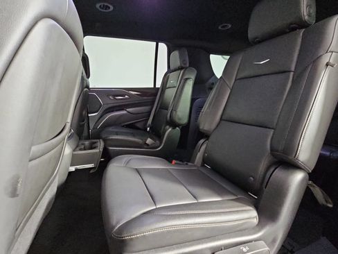 Used 2021 Cadillac Escalade ESV Luxury AWD/4WD image 13