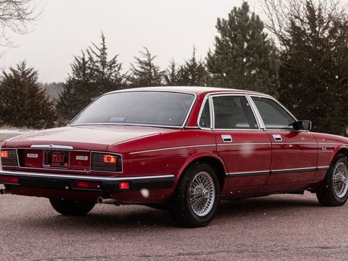 Used 1992 Jaguar XJ Vanden Plas image 28