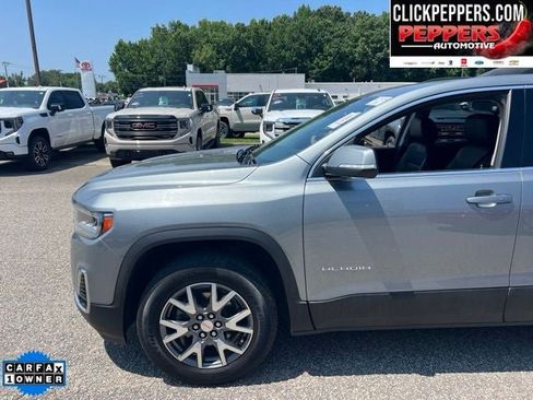 Used 2023 GMC Acadia SLT w/ Preferred Package FWD image 2