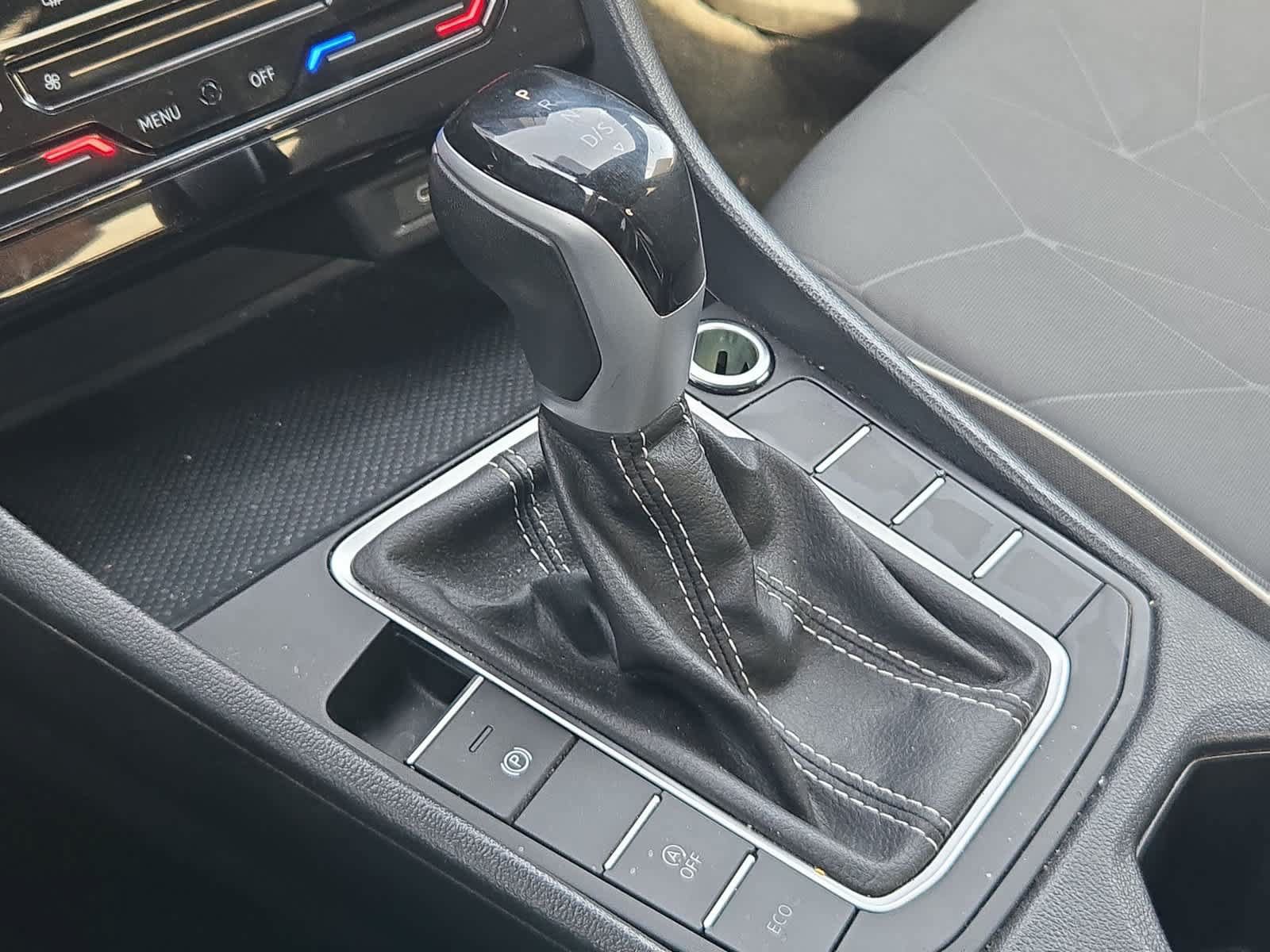 Used 2025 Volkswagen Jetta Sport FWD image 30