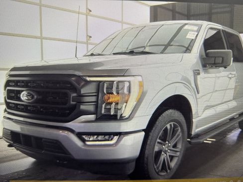 Certified 2023 Ford F150 XLT w/ Equipment Group 302A High image 17