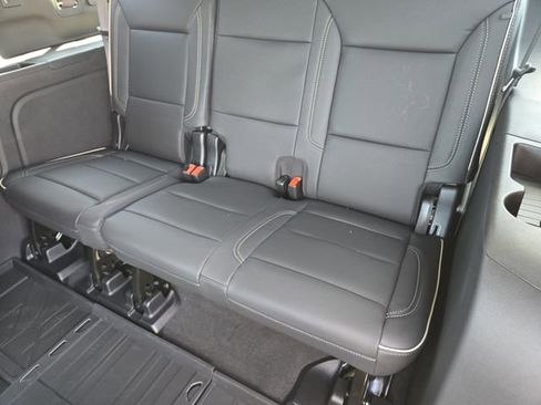 New 2025 Chevrolet Suburban Premier w/ Sun And Tow Package AWD/4WD image 23