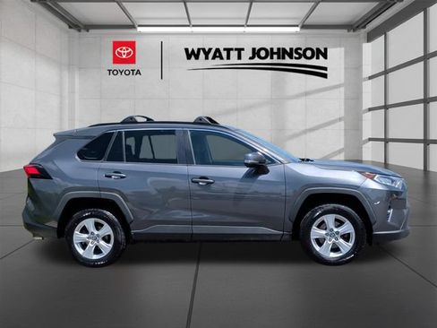 Used 2019 Toyota RAV4 XLE w/ Convenience Package AWD/4WD image 2