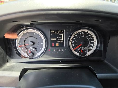 Used 2020 RAM 1500 Classic SLT AWD/4WD image 32
