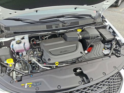 New 2026 Chrysler Pacifica Limited w/ Uconnect Theater Family Group image 21