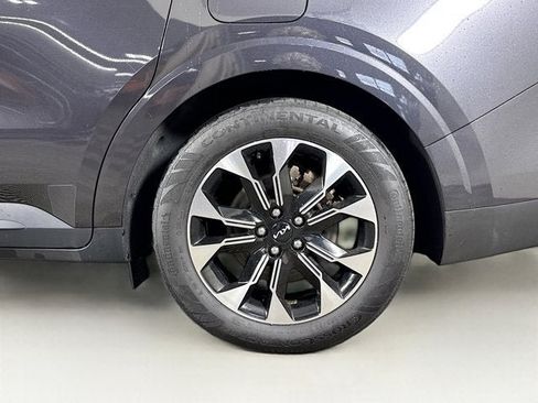 Used 2024 Kia Carnival EX FWD image 32