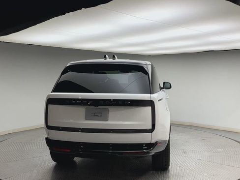 New 2026 Land Rover Range Rover SE image 3