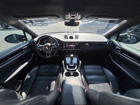 Used 2021 Porsche Cayenne Coupe AWD/4WD image 23