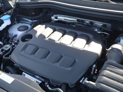 New 2026 Volkswagen Tiguan SE AWD/4WD image 24
