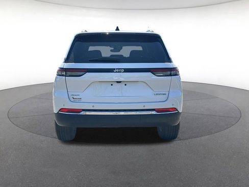 Certified 2023 Jeep Grand Cherokee Limited w/ Trailer Tow Prep Group (B) AWD/4WD image 4