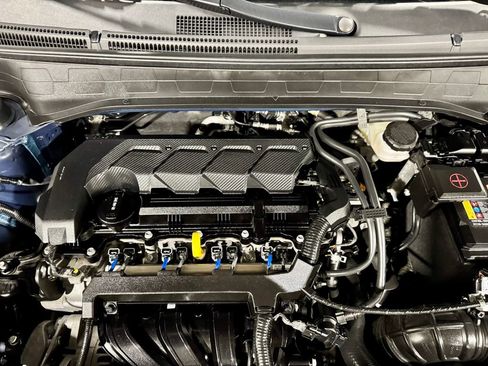 Used 2025 Hyundai Venue Limited image 12