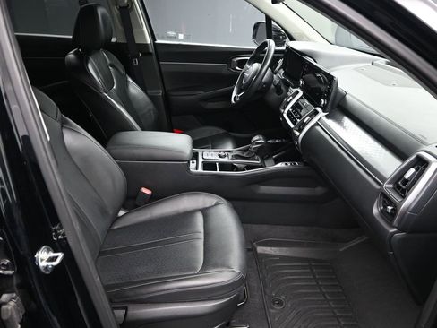 Certified 2023 Kia Sorento S image 38